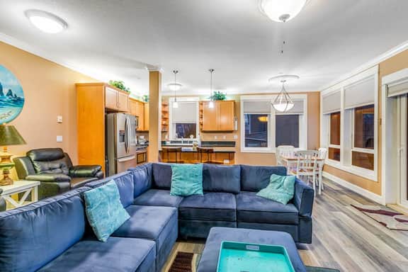 Oceanfront condo with private hot tub ocean views and high speed WiFi