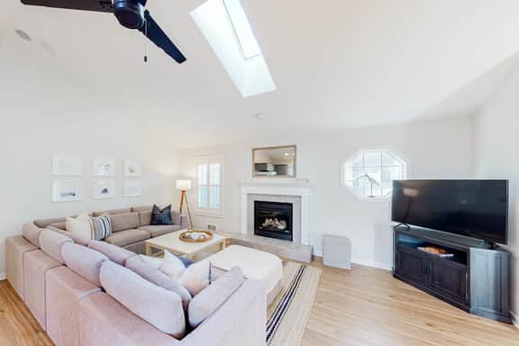 Family Friendly Beach Home with High Speed WiFi Gas Fireplace and Washer Dryer