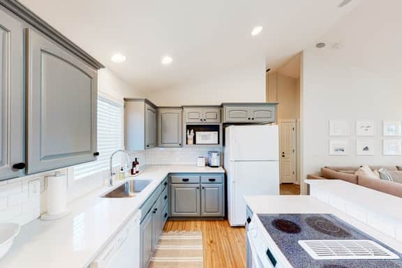 Family Friendly Beach Home with High Speed WiFi Gas Fireplace and Washer Dryer