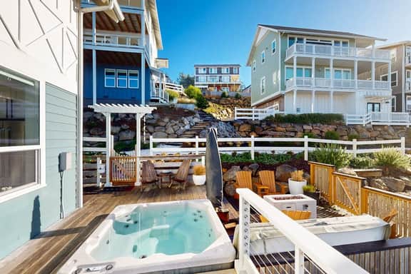 Beautiful family friendly home with private hot tub walk to beach shared pool