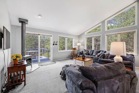 Serene home with entertainment full kitchen and easy beach access
