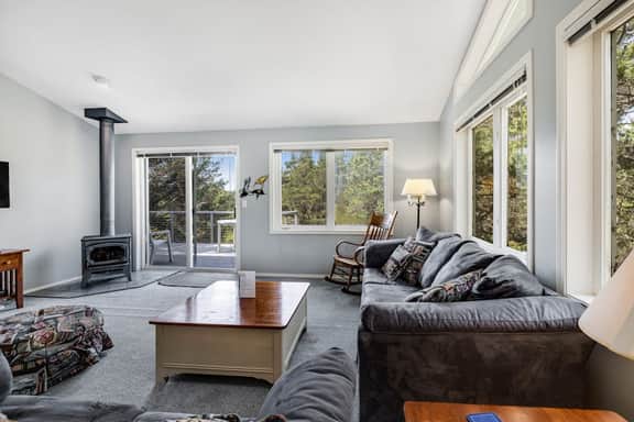 Serene home with entertainment full kitchen and easy beach access