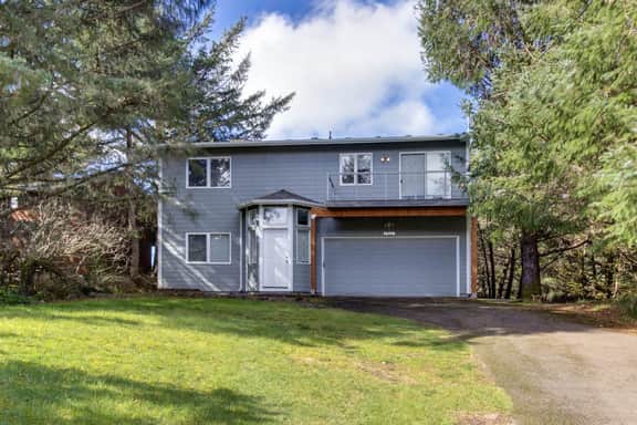 Serene home with entertainment full kitchen and easy beach access - Image 3