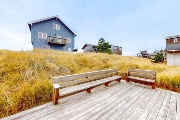 Comfortable home close to beach with deck and game room close to town