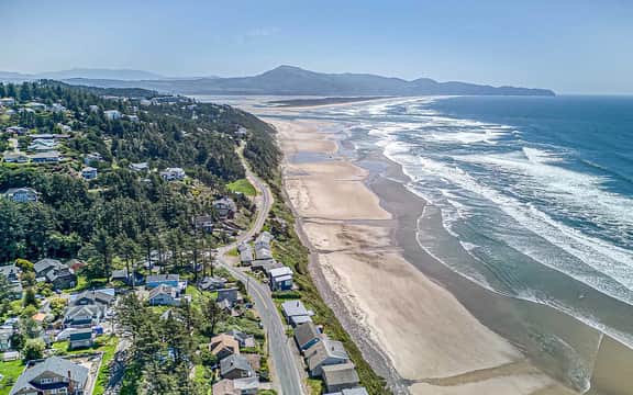 Oceanview Group Getaway in Prime Beachside Location