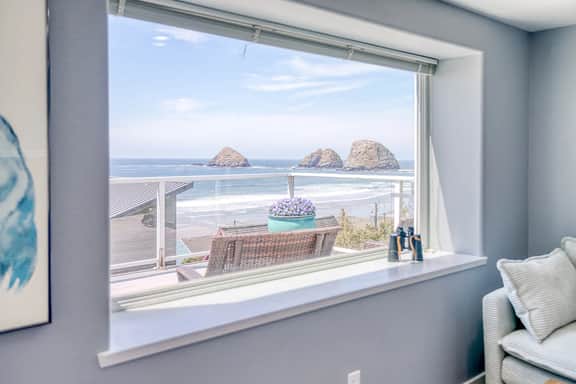 Oceanview Group Getaway in Prime Beachside Location - Image 3