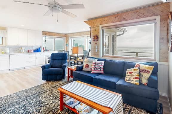 Nautical Themed Family Friendly Beach House with Three Arches View