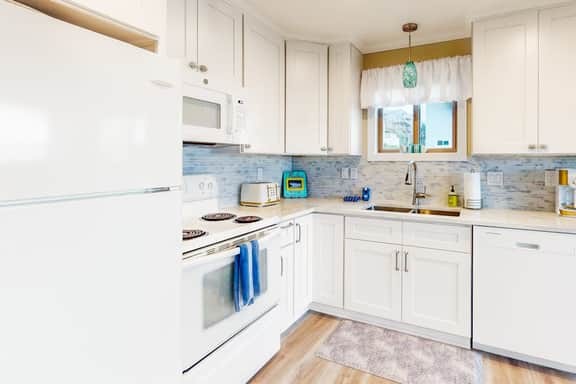Nautical Themed Family Friendly Beach House with Three Arches View