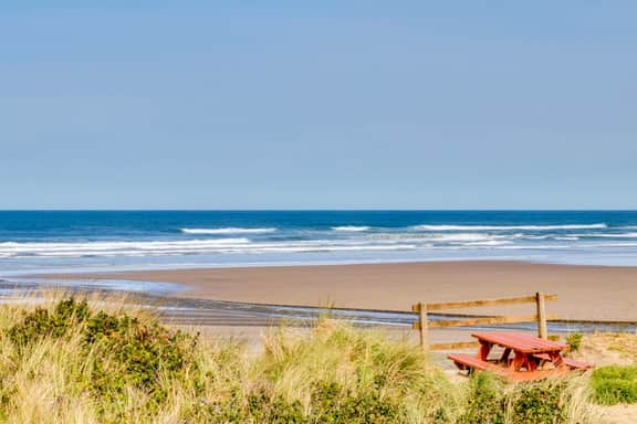 Family Friendly Oceanfront Condo with Free WiiFi Ocean Views and Easy Beach Access