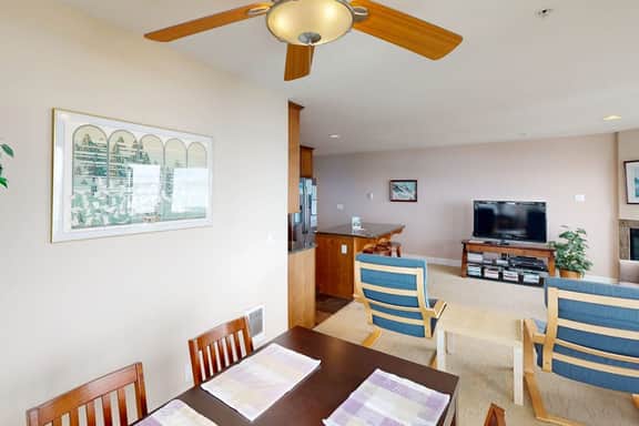 Modern Condo with Gorgeous Views Balcony and WiFi Quick Walk to Beach