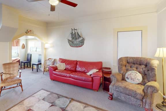 Charming Cottage with Central Location Mountain Views and Beach Access Across Street