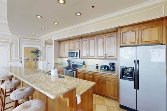 Gorgeous oceanfront condo with great views and beach access