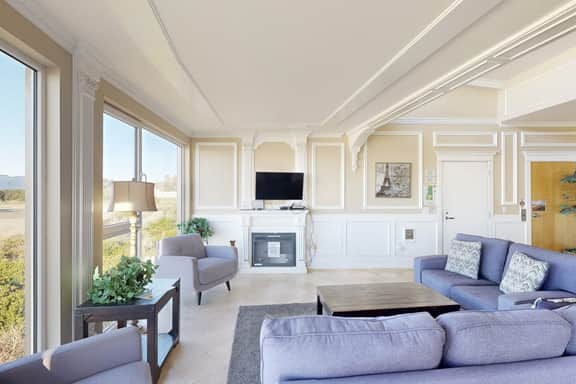 Gorgeous oceanfront condo with great views and beach access - Image 4