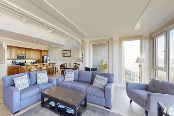 Gorgeous oceanfront condo with great views and beach access - Image 5