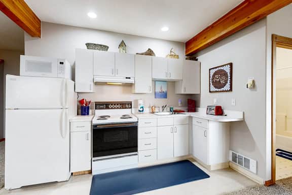 Spacious family home near the beach with ocean view large deck free WiFi and more - Image 3