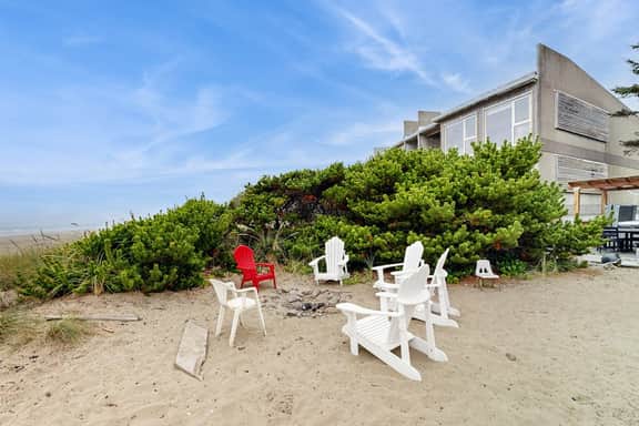 Oceanfront home with great views high speed WiFi and direct beach access