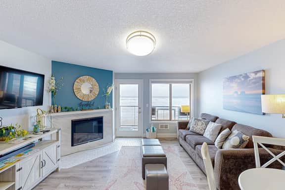 Rock Creek Inn condo on beach with ocean view balcony walk to shops and dining - Image 5