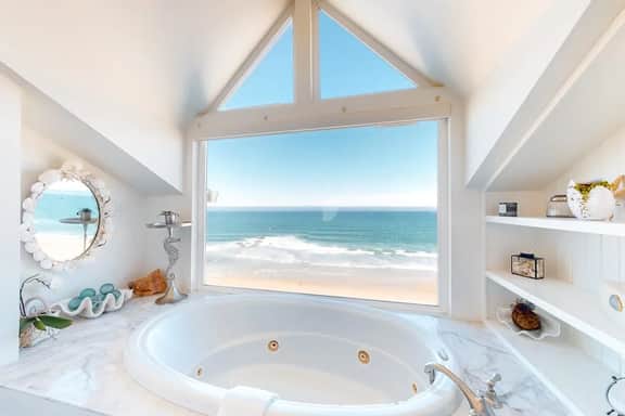 Oceanfront cottage with water view deck gas fireplace and washer dryer