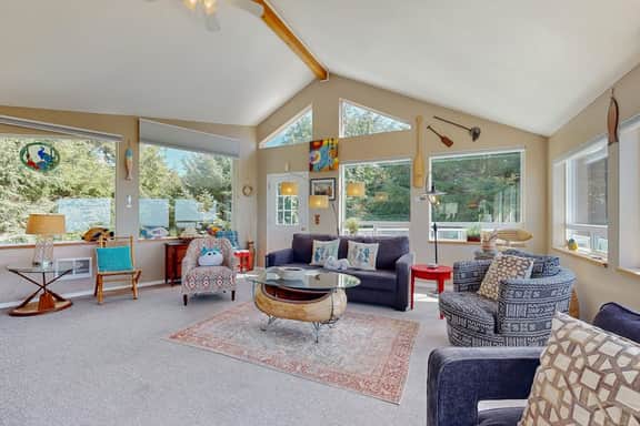 Family friendly ocean view home with spacious deck walk to beach books and games - Image 5