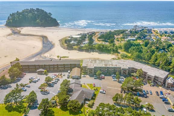 Creekfront Condo with Private Patio Beach Access Shared with D Gas Grill and Views - Image 2