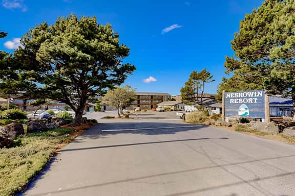 Beachfront dog friendly studio with amazing Proposal Rock view steps to the sand