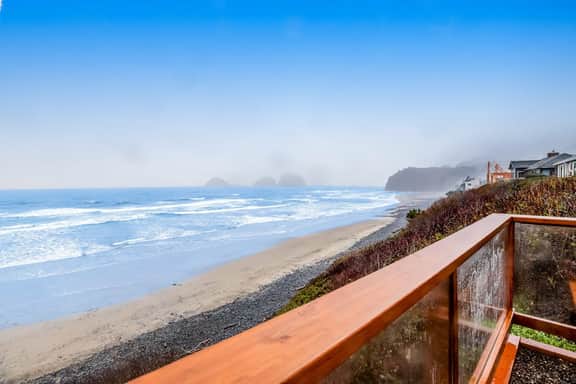 Beachfront Dog Friendly Cottage with Private Hot Tub Fireplace and Ocean Views