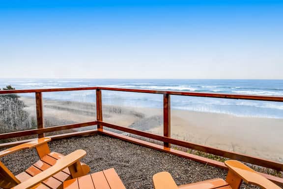 Beachfront Dog Friendly Cottage with Private Hot Tub Fireplace and Ocean Views - Image 5