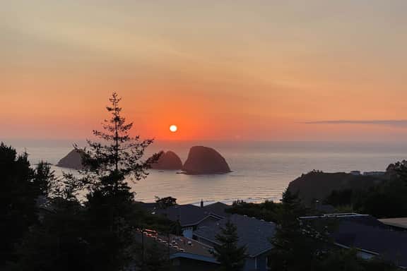 Dog friendly home with ocean views deck washer dryer grill and fireplace