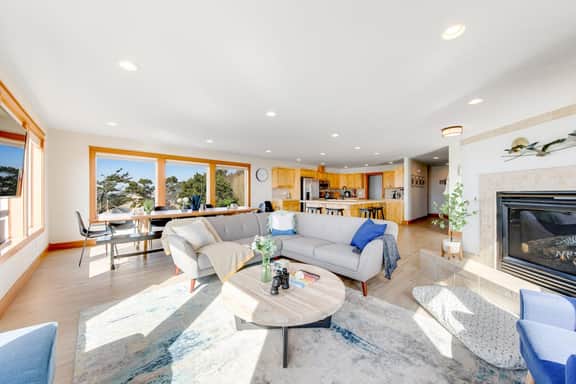 Dog Friendly Coastal Retreat with Ocean Views