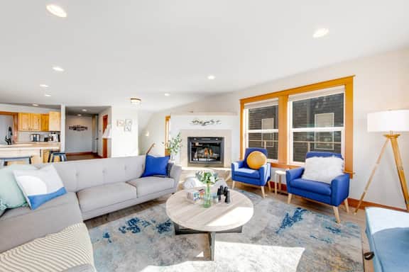 Dog Friendly Coastal Retreat with Ocean Views