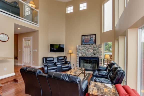 Dog Friendly Lakefront Vacation Home with Stunning Views and Spacious Deck