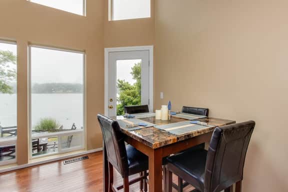 Dog Friendly Lakefront Vacation Home with Stunning Views and Spacious Deck - Image 4