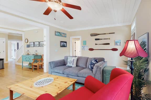 Dog Friendly Home with Private Hot Tub Free WiFi Decks and Gas Grill