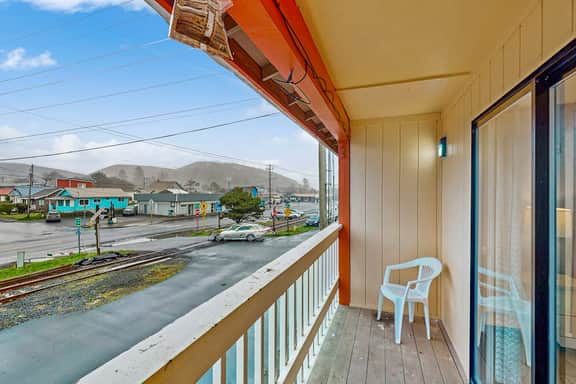 Dog Friendly Room Located Near the Beach and Downtown