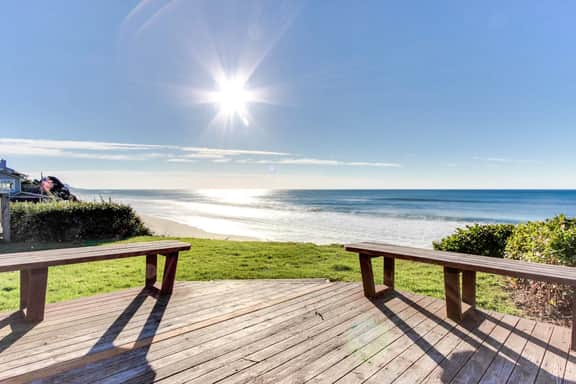 Dog Friendly Oceanfront Home with Easy Beach Access, Large Deck & Walk to Park - Image 2