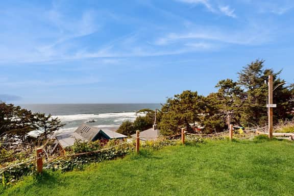 Dog Friendly Suite with Ocean Views Balcony Free WiFi and Nearby Beach Access