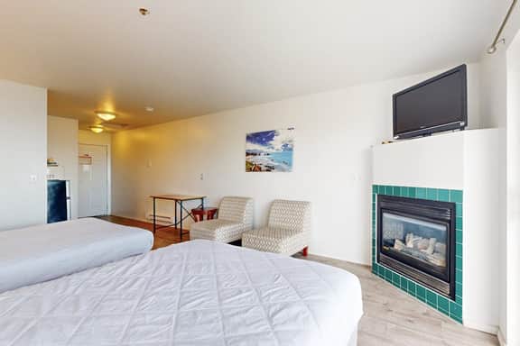 Upper Level Studio with Sweeping Ocean Views Dog Friendly