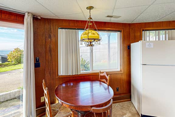 Spacious Dog Friendly Getaway with Boat Parking Perfect for Two Families