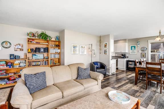 Oceanfront Dog Friendly Home with Free WiFi Perfect for a Family Beach Trip