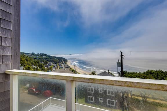 Spacious dog friendly home with ocean views sauna wood stove and WIFI