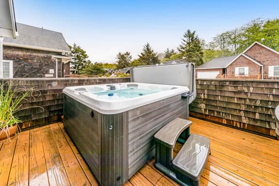 2 story home near the beach with private hot tub deck firetable and washer dryer