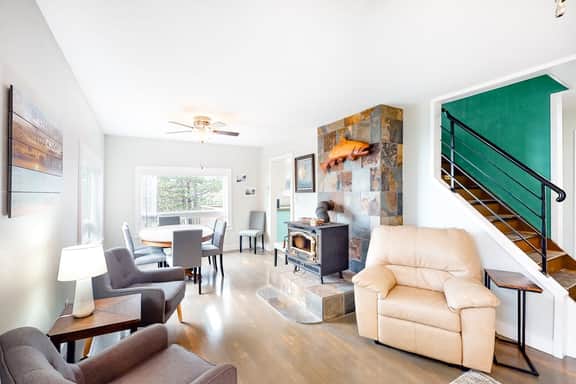 Charming Ocean View Home with Free WiFi and Private Washer Dryer Dogs Welcome