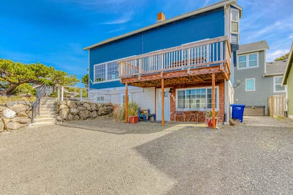 Dog friendly home with ocean views hot tub deck foosball and fireplace