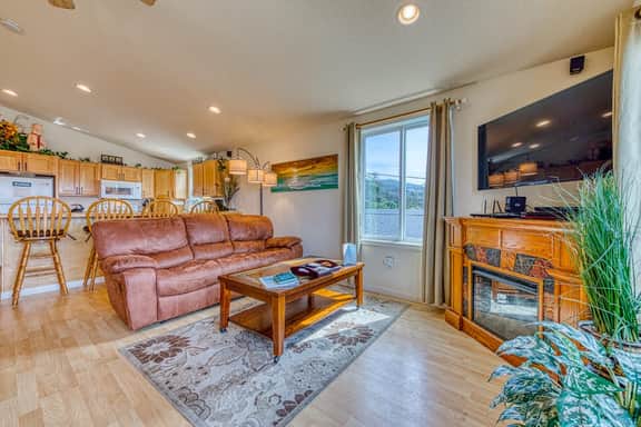 Ocean Views and Modern Interior Close to Rockaway Beach Dogs OK