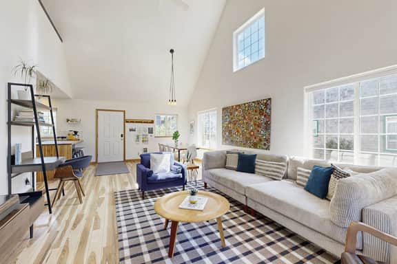 Spacious Family and Dog Friendly Home with New Private Hot Tub and Smart TVs