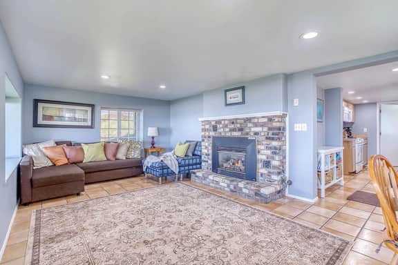 Oceanview Escape with Sweeping Views and Easy Beach Access