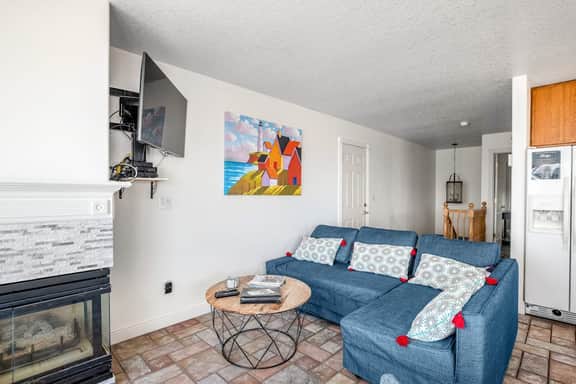 Waterfront dog friendly home a few steps from the beach with hot tub