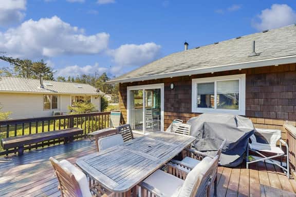 Home near the beach with furnished deck gas grill and outdoor firepit