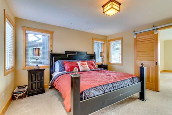 Lakefront home with furnished deck firepit and amazing views walk to the beach - Image 5