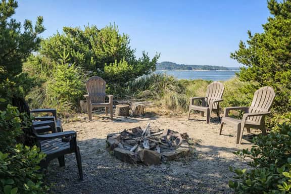Dog-Friendly Bayfront Escape w/ hot tub, decks & beach access - Image 2